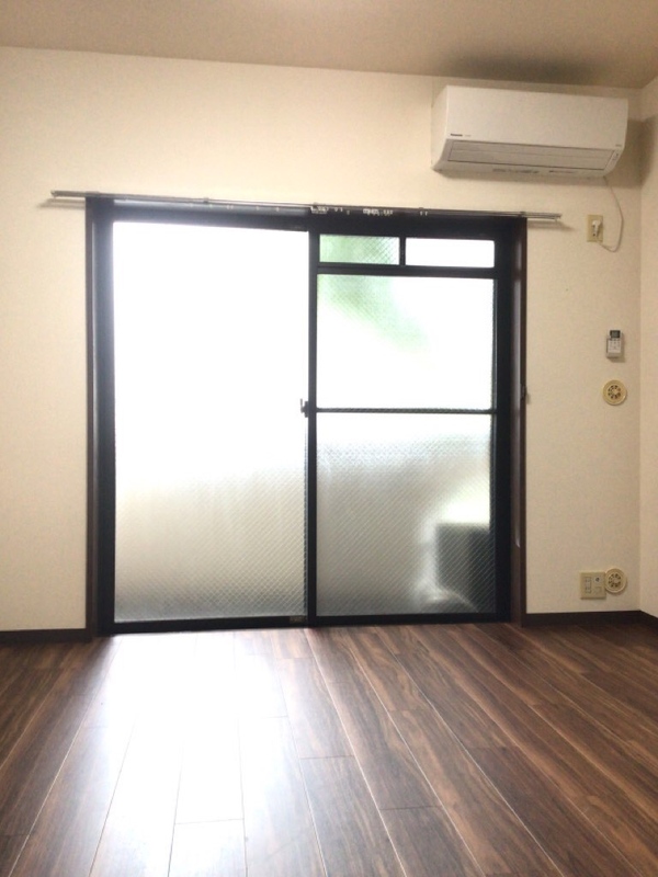 居室・リビング　写真は同マンションの別のお部屋のものです
