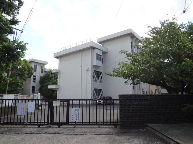 小学校　市立滝合小学校（小学校）まで960m