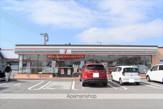 コンビニ　セブンイレブン（コンビニ）まで778m