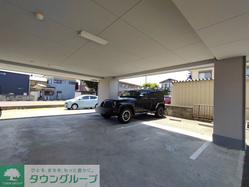 駐車場　駐車場