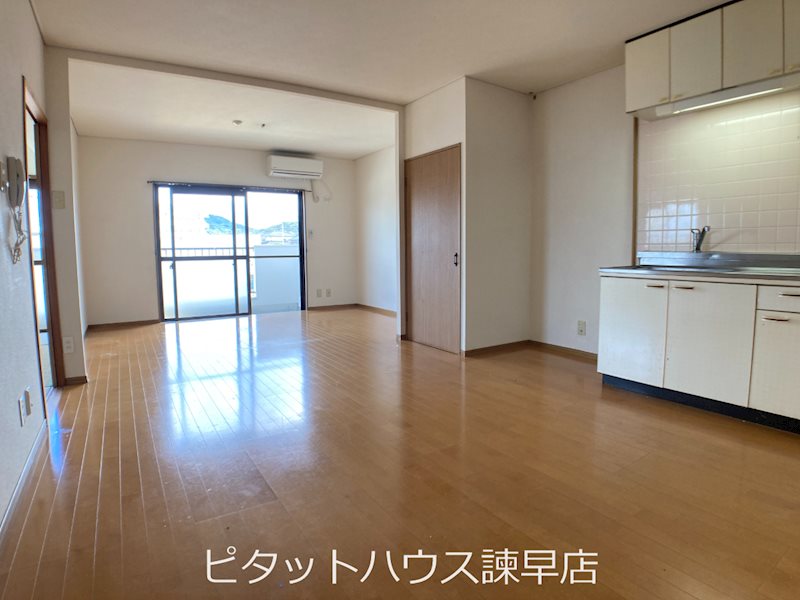 居室・リビング　※入居中につきイメージ。