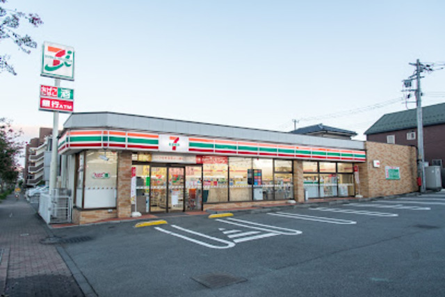 コンビニ　セブンイレブン日野甲州街道駅前店（コンビニ）まで407m