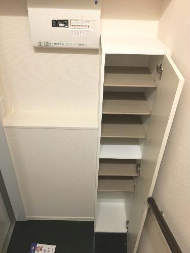 玄関　シューズボックス備え付け