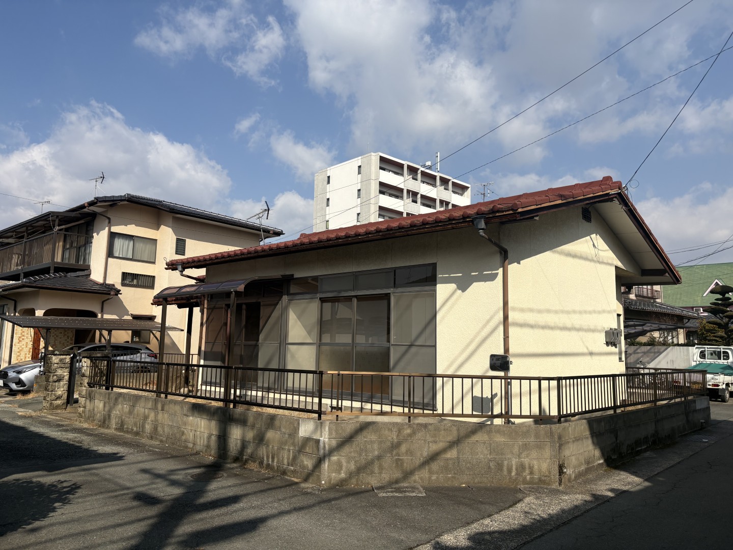花立貸家の外観写真
