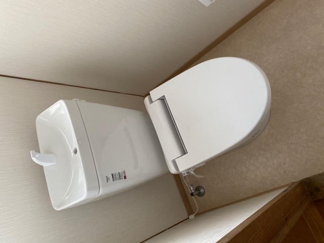 花立貸家のトイレ写真