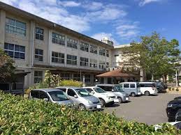 小学校　比地小学校（小学校）まで604m