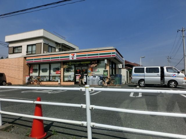 コンビニ　セブンイレブン（コンビニ）まで425m