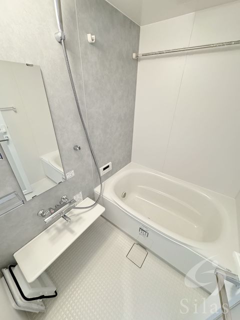 バス・シャワールーム　同建物内モデルルーム