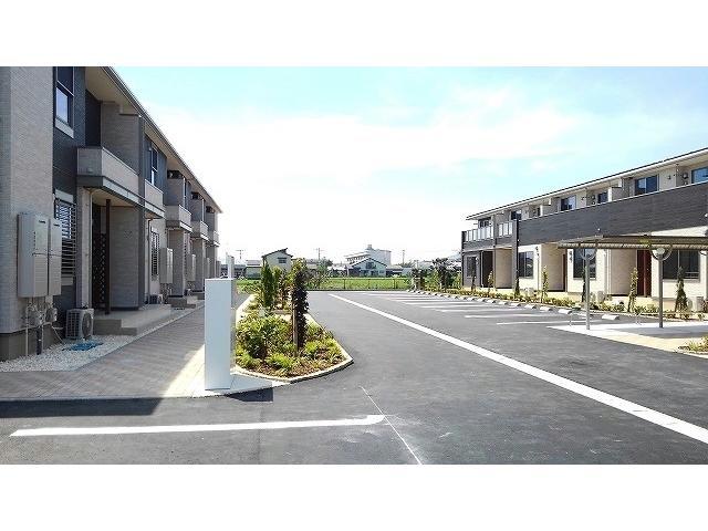駐車場　駐車場