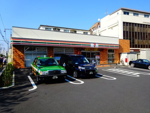 コンビニ　セブンイレブン 目黒鷹番1丁目店（コンビニ）まで388m