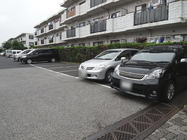駐車場　駐車場