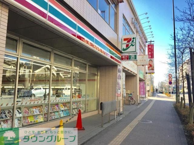 コンビニ　セブンイレブン（コンビニ）まで620m