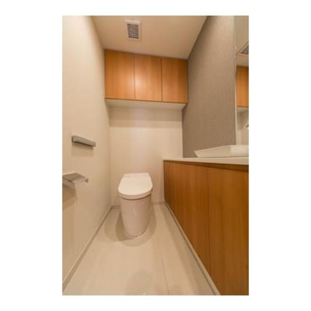 トイレ　※写真は同タイプ住戸です。