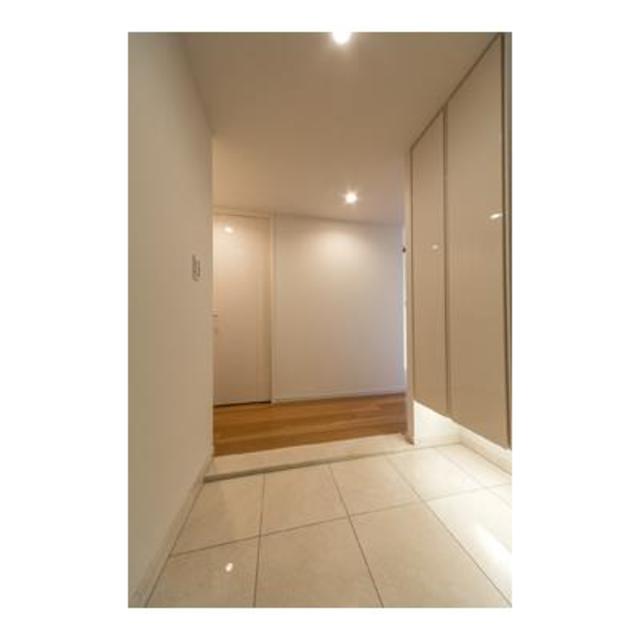 玄関　※写真は同タイプ住戸です。