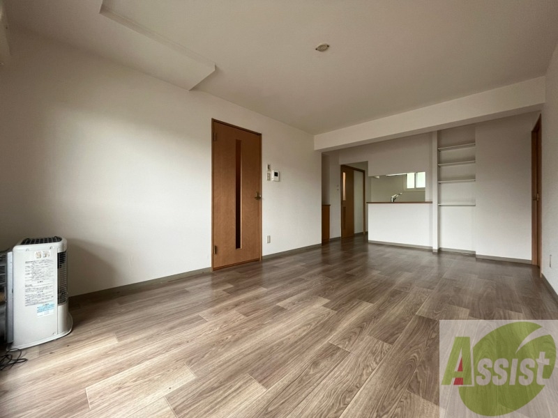 居室・リビング　広くてキレイなお部屋が広がっていて、充実した生活が送れそう。