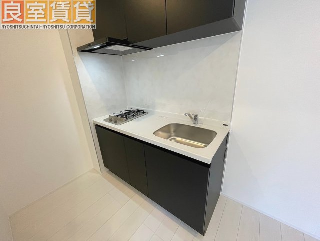 キッチン　※写真は同物件の別部屋のものを流用しております。現状を優先し