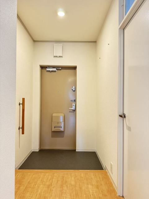 URサンヴァリエ針中野の玄関写真