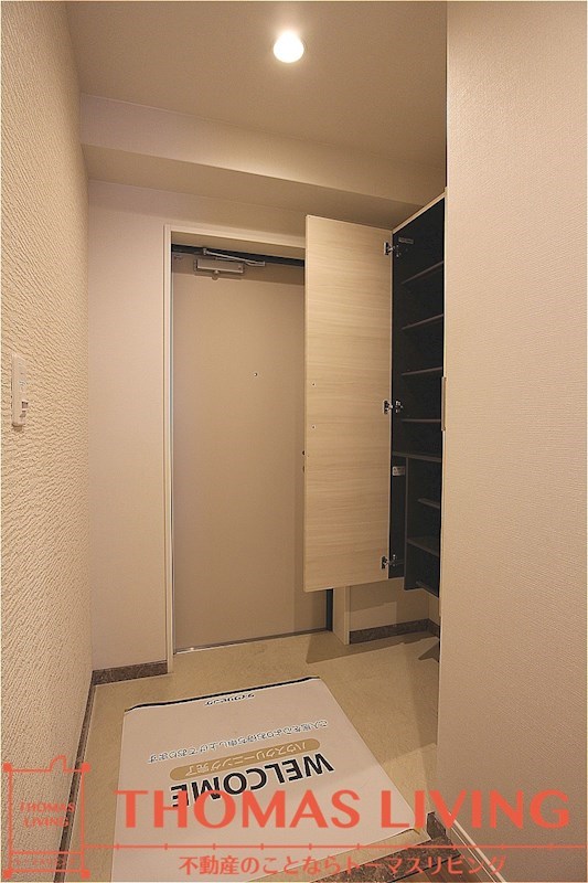 玄関　建築中で写真を準備中。別の大和ハウスの新築写真を参考下さい。