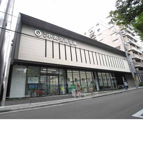 銀行　京都中央信用金庫御池支店（銀行）まで522m