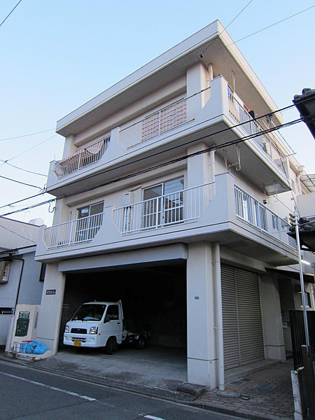 建物外観　西八王子駅徒歩圏内で通勤通学便利です。