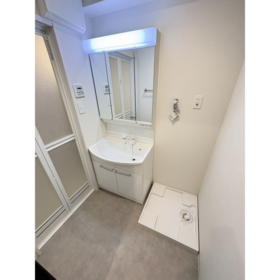 洗面設備　同棟別部屋写真