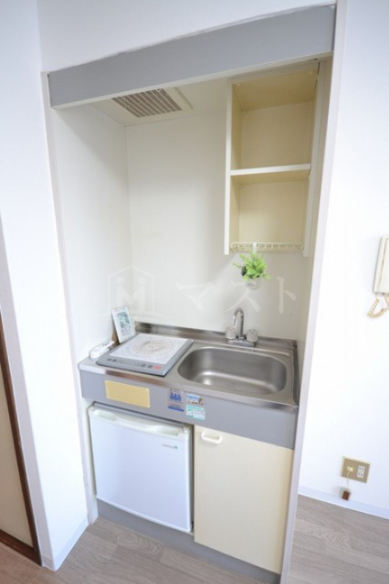 キッチン　※同マンション別間取り参考写真