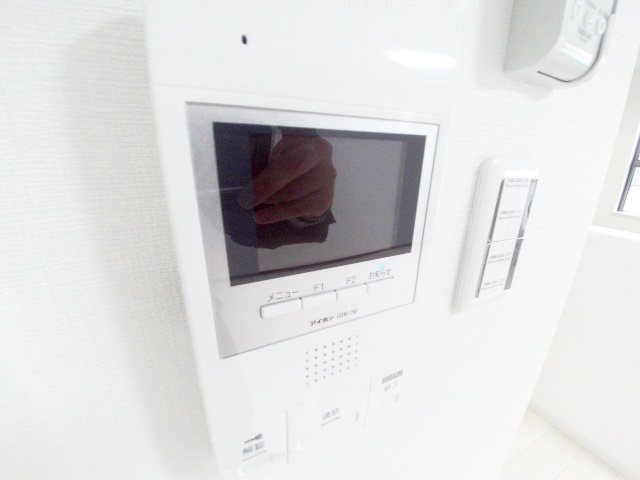 セキュリティ　オートロック連動のTVモニターホン付きで防犯面も安心