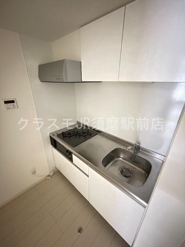 キッチン　オシャレなシステムキッチン。お料理好きには嬉しいですね。