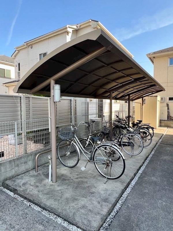 その他共有部分　屋根付き駐輪場