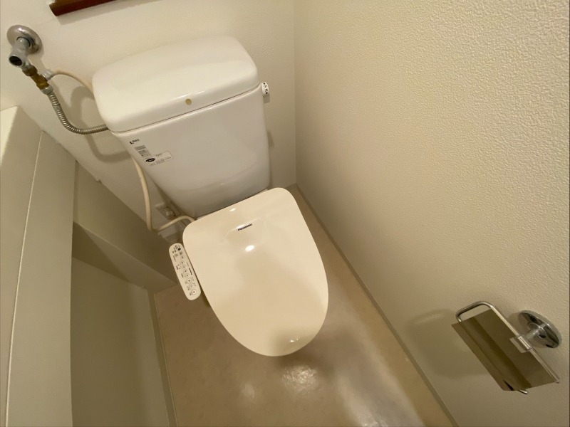 トイレ　トイレです。ウォシュレット付を探している方、おすすめです。