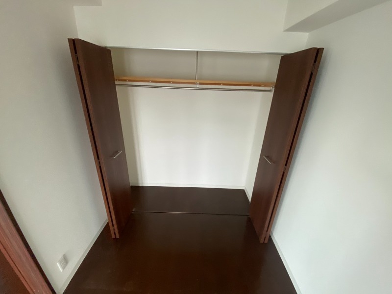 収納　寝室の収納です。部屋がすっきり片付きます。
