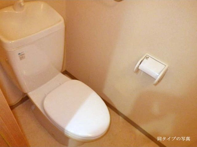 トイレ　＊写真は同タイプです