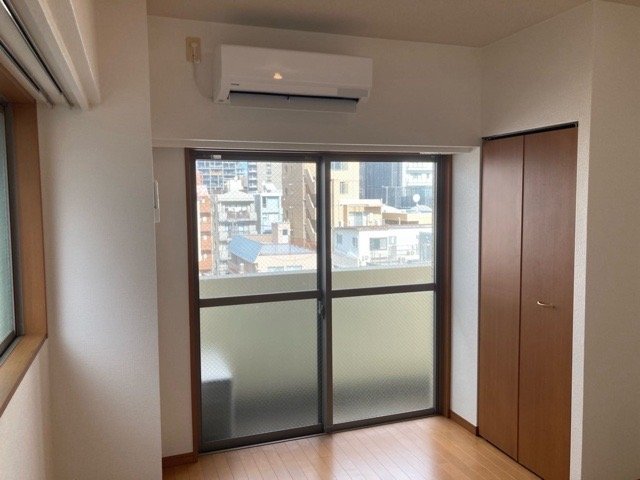 居室・リビング　こちらの居間で趣味の時間をお楽しみください