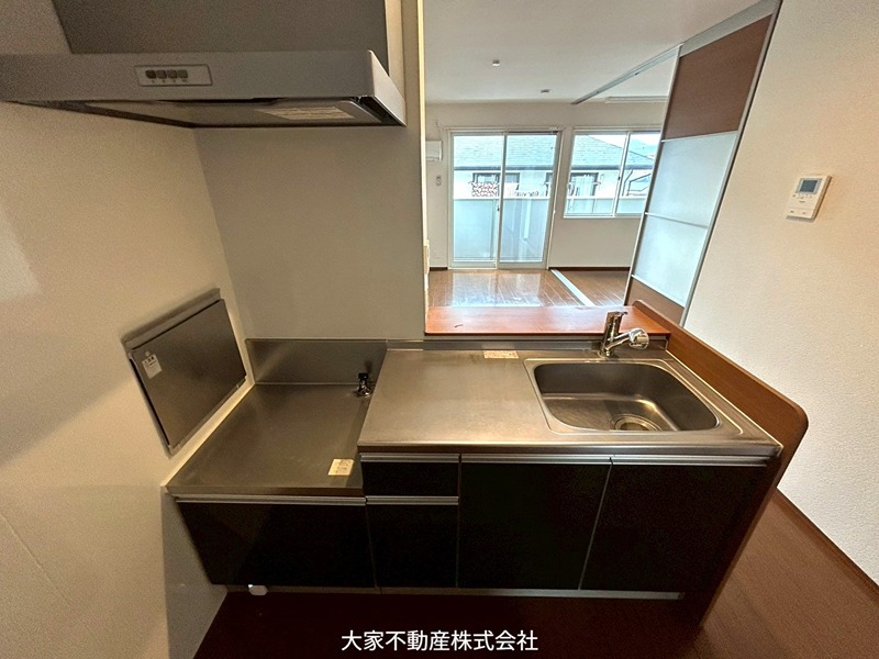 キッチン　※別部屋写真のためイメージ。左右反転です。