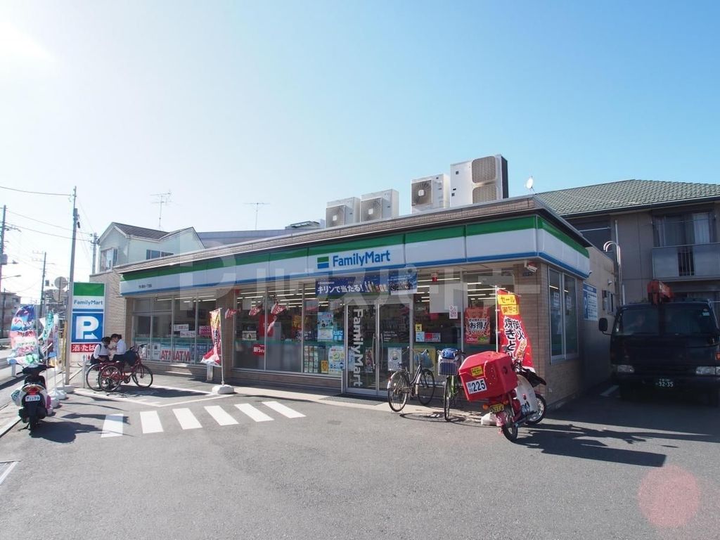 コンビニ　ファミリーマート市川高谷1丁目店（コンビニ）まで222m