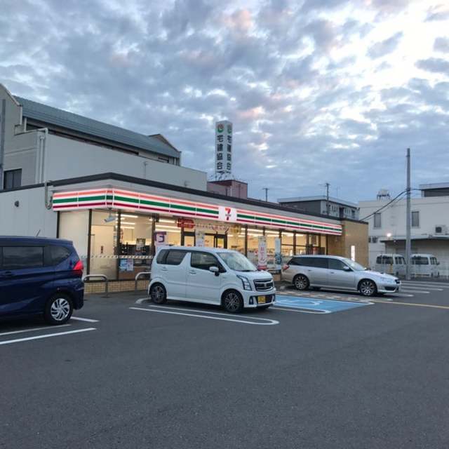 コンビニ　セブンイレブン和歌山太田店（コンビニ）まで700m