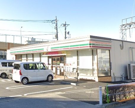 コンビニ　セブンイレブン板橋高島平9丁目店（コンビニ）まで320m
