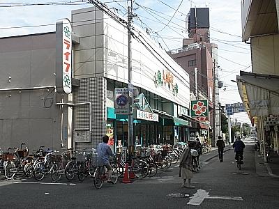 スーパー　ライフ甲子園店（スーパー）まで366m