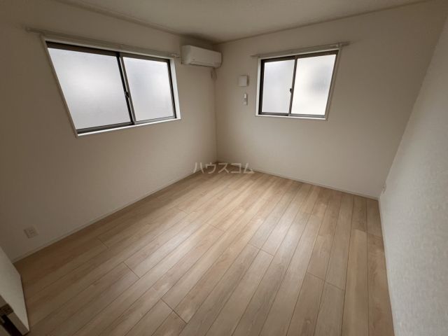 四街道市小名木戸建12号棟の居間写真