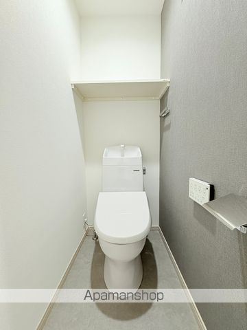 地下鉄御堂筋線 西田辺駅 徒歩10分 3階建 築1年のトイレ写真