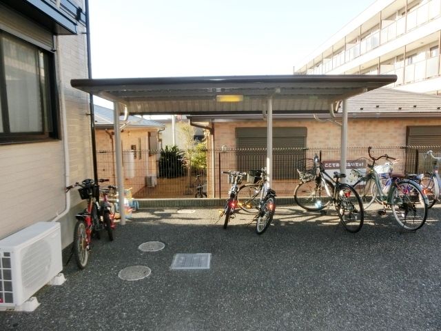その他共有部分　屋根付きの駐輪場