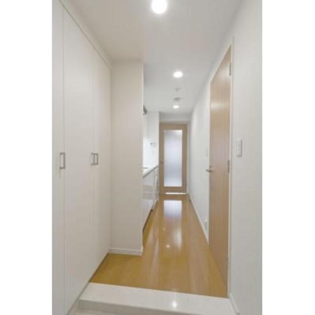玄関　※写真は同タイプ住戸です。