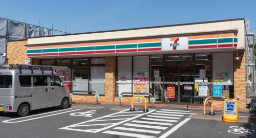 コンビニ　セブン-イレブン 世田谷経堂３丁目店（コンビニ）まで412m