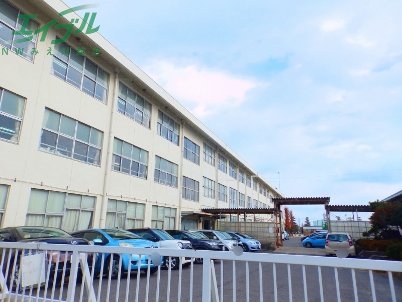 小学校　四日市市立羽津小学校（小学校）まで1019m