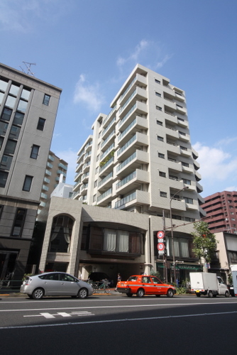 建物外観　新宿内藤町ハウス外観
