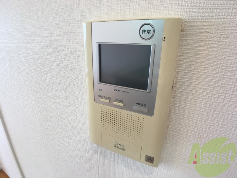 セキュリティ　ＴＶモニター付インターホンです。来客者の顔が見えるので安心！