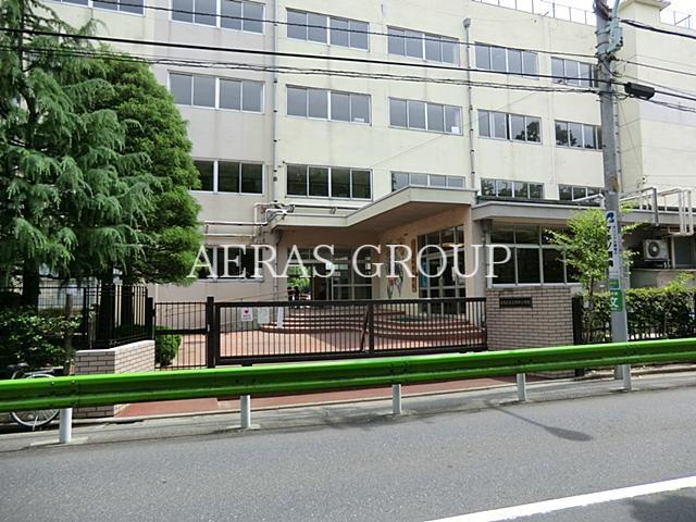小学校　練馬区立石神井小学校（小学校）まで554m