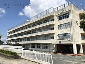 中学校　豊橋市立東部中学校（中学校）まで2093m