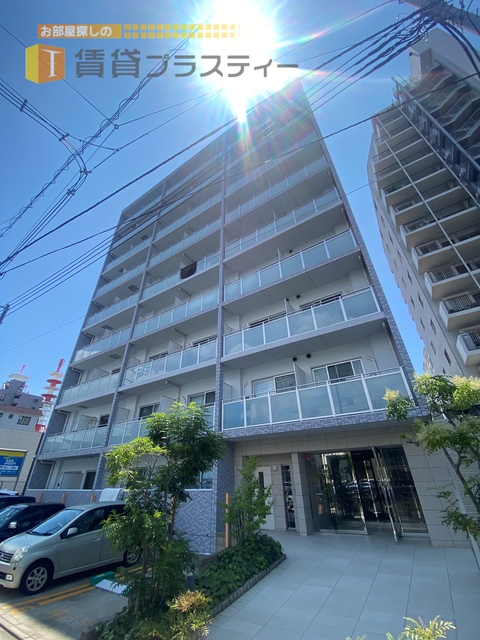 建物外観　真っ白な外観はまるで船橋の姫路城。