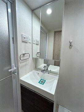 洗面設備　使いやすい独立洗面台です